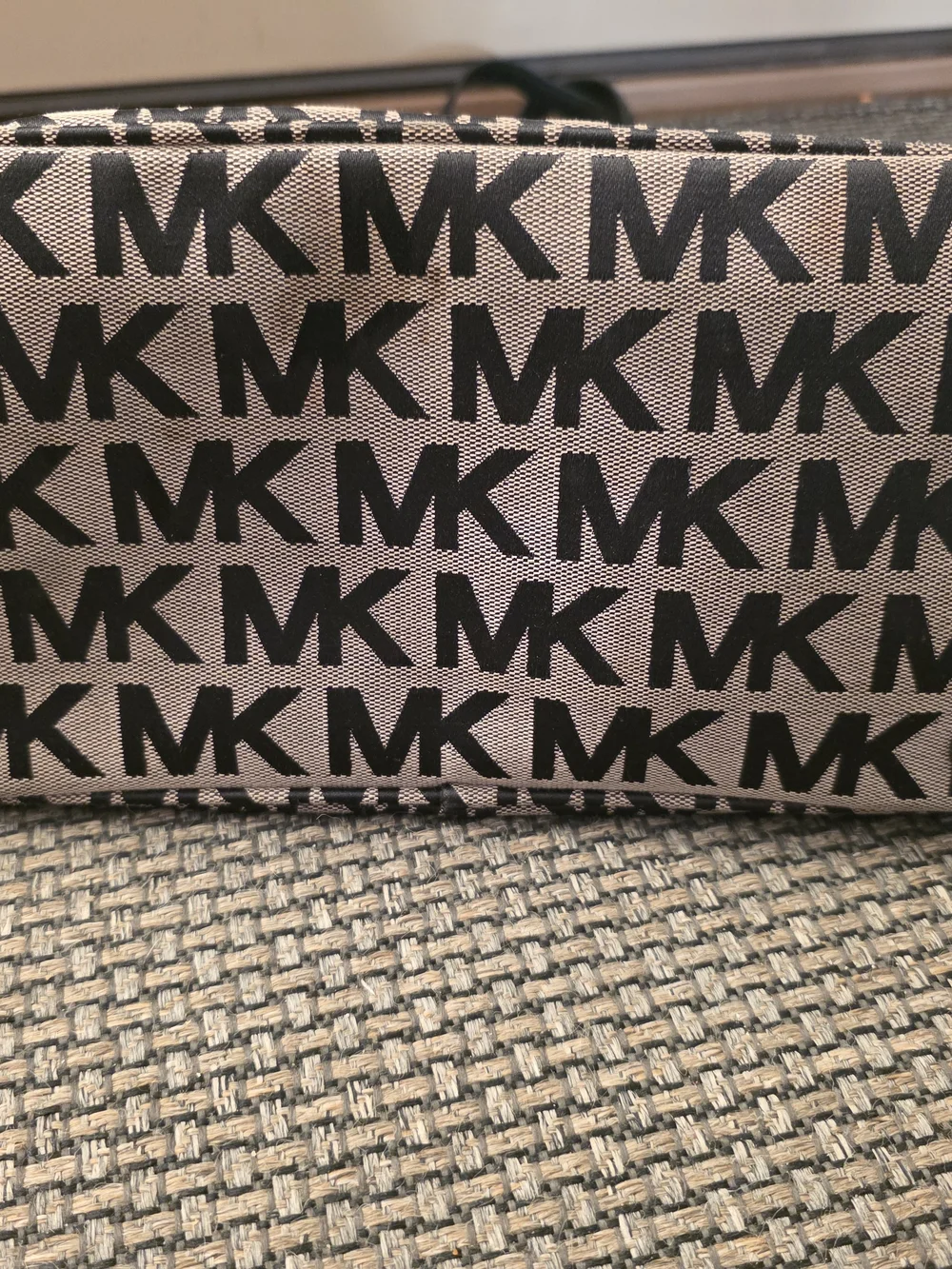 Michael Kors Black Logo Tote Bag with Black Straps - Picture 5 of 9